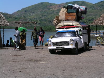 Taxi brousse au port d'Ankify, près d'Ambanja